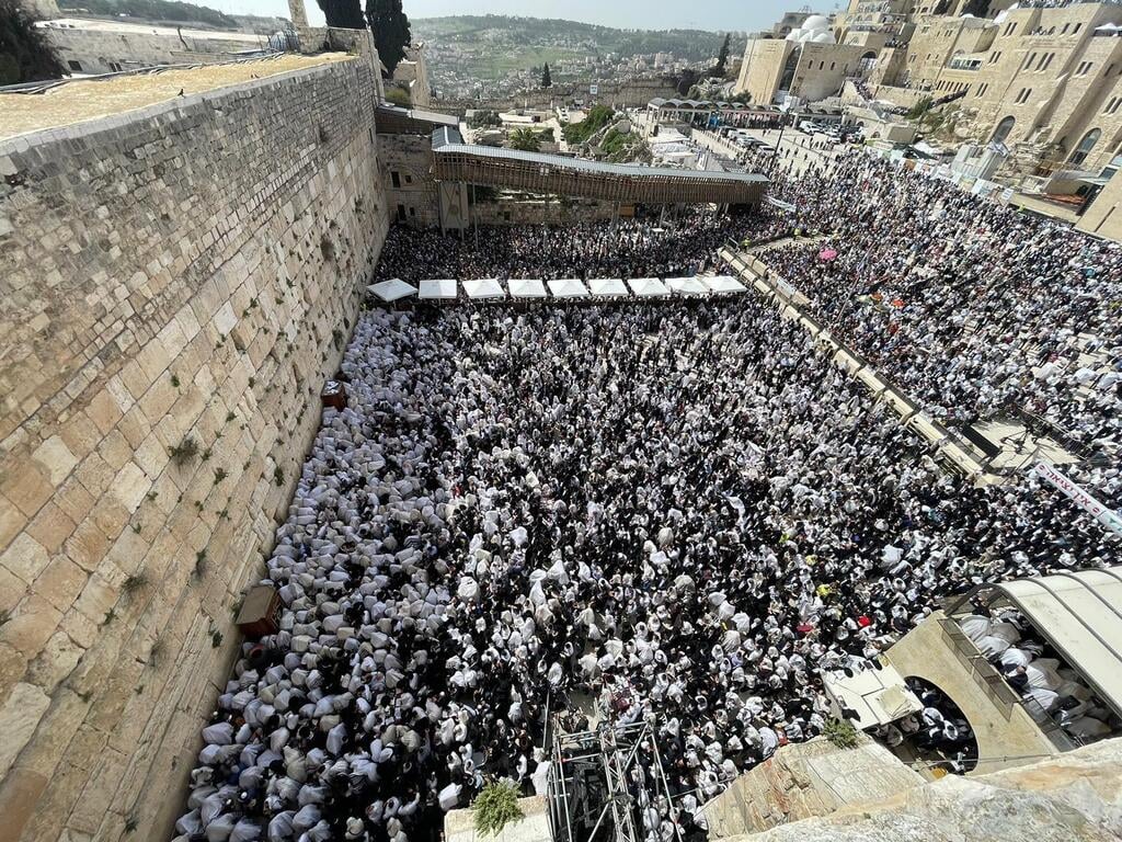ברכת הכהנים (צילום: הקרן למורשת הכותל המערבי) ברכת הכהנים בכותל