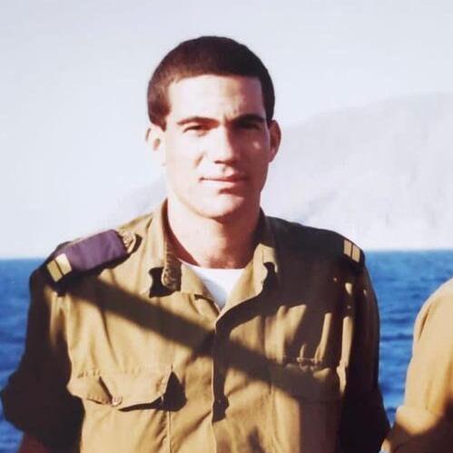 צחי, אביה של דנה, בזמן שירותו הצבאי (באדיבות המשפחה) צחי שולים בזמן שירותו הצבאי