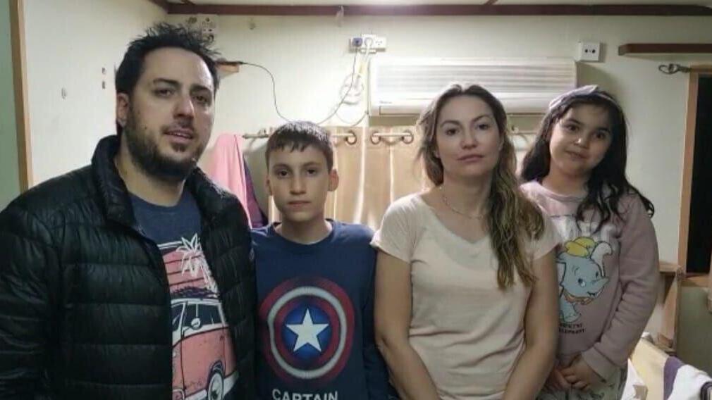 עודד דגן מראשון לציון, רעייתו ושני ילדיהם נתקעו בערבה