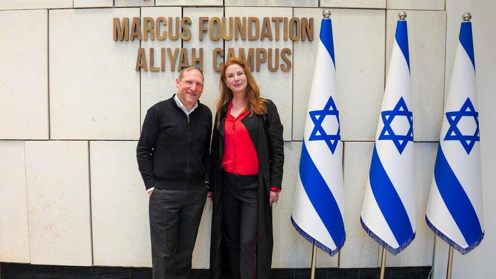 Diane Neal meets with Rabbi Yehoshua Fass, Co-Founder of Nefesh B'Nefesh, at the organization's office in Jerusalem 