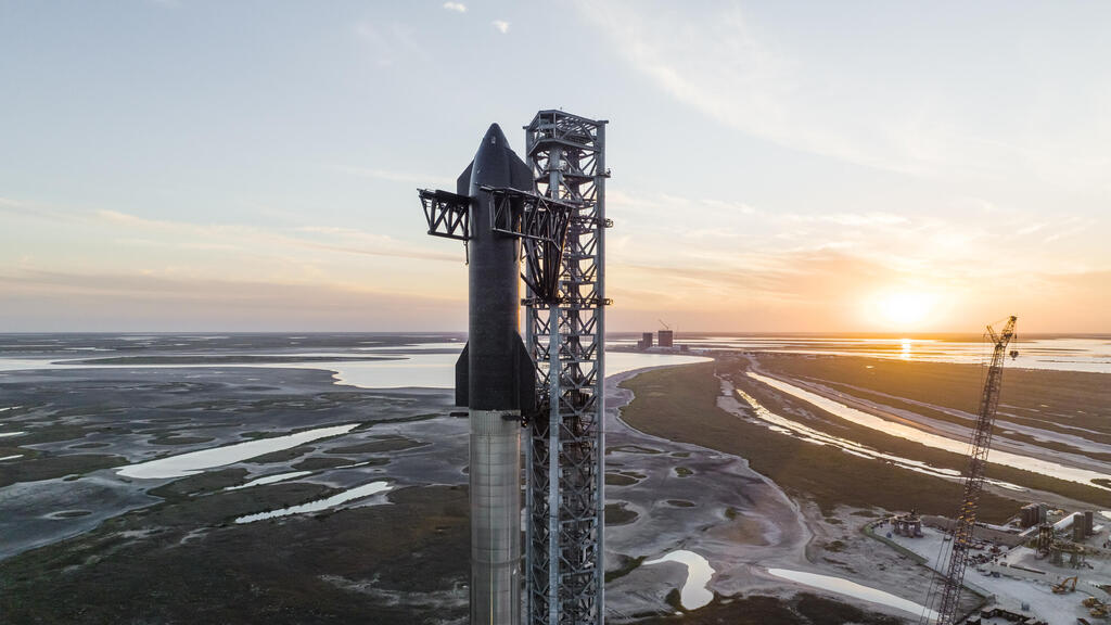 החללית תקיף חלקית את כדור הארץ (צילום: SpaceX) החללית תקיף חלקית את כדור הארץ