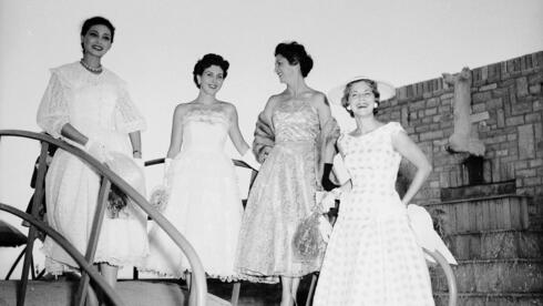 תצוגת אופנה במלון הנשיא בירושלים, 1955