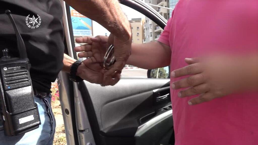 מעצר החשודים ומציאת הכסף