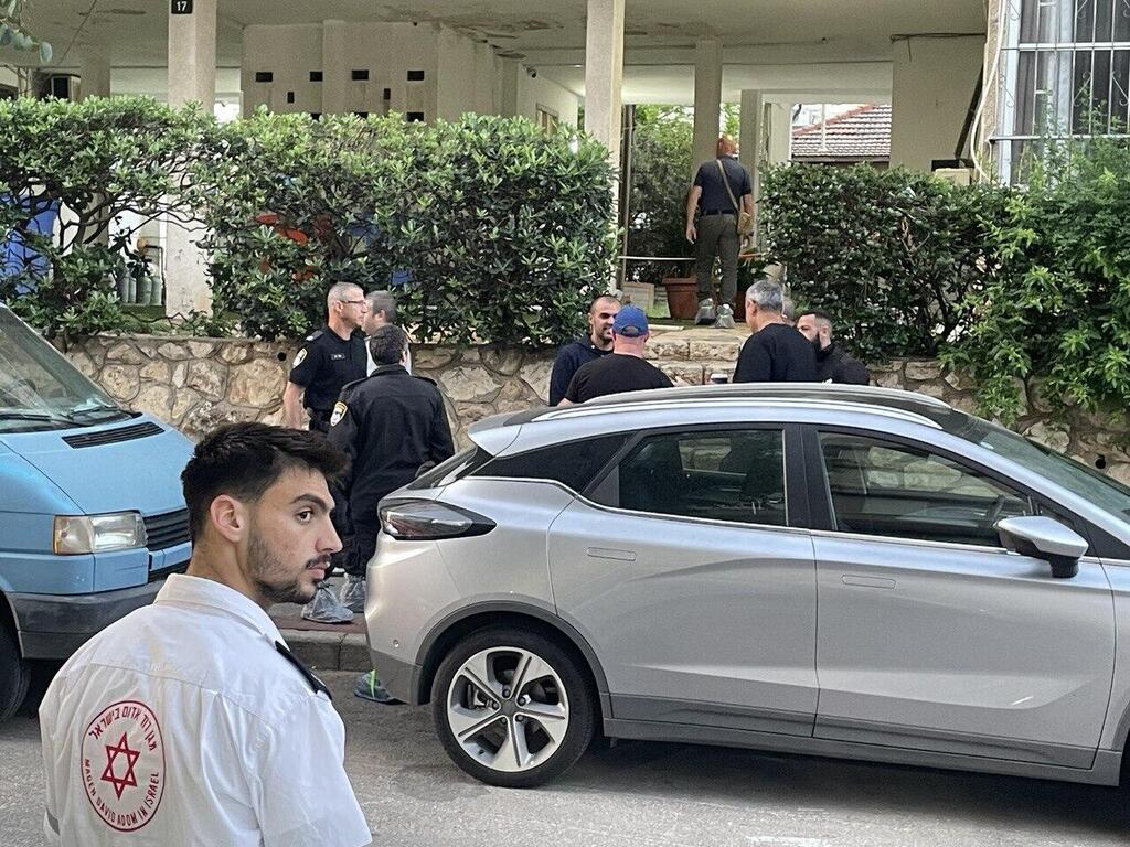 גזרה מדממת. זירת הרצח בראשון לציון, בתחילת השבוע (צילום: מאיר תורג'מן) זירת הרצח בראשון לציון