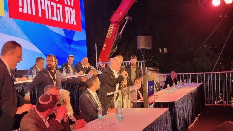 "הגברת חיות, ניצחנו את הבחירות". אמסלם נואם בהפגנה (צילום: מטה תקומה 2023) הפגנה בעד המהפכה המשפטית בירושלים