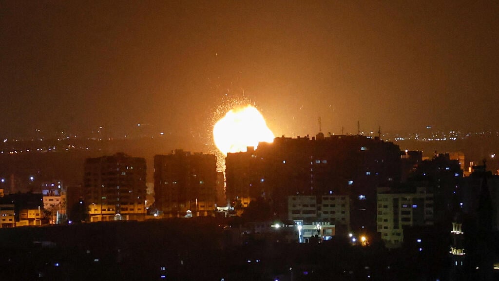 תקיפת צה"ל ברצועת עזה (צילום: רויטרס) תקיפת צה"ל ברצועת עזה