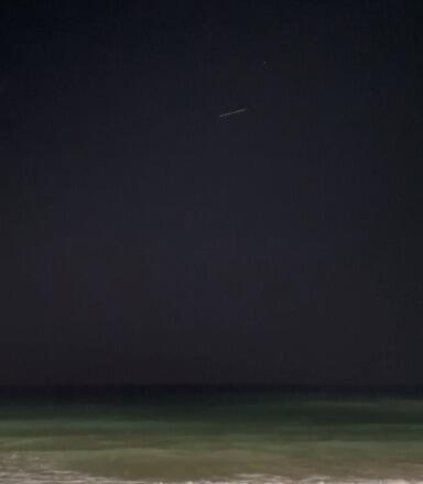 לווייני סטארלינק באזור החוף בבת ים (צילום: הדס דרומר) לווייני סטארלינק באזור החוף בבת ים
