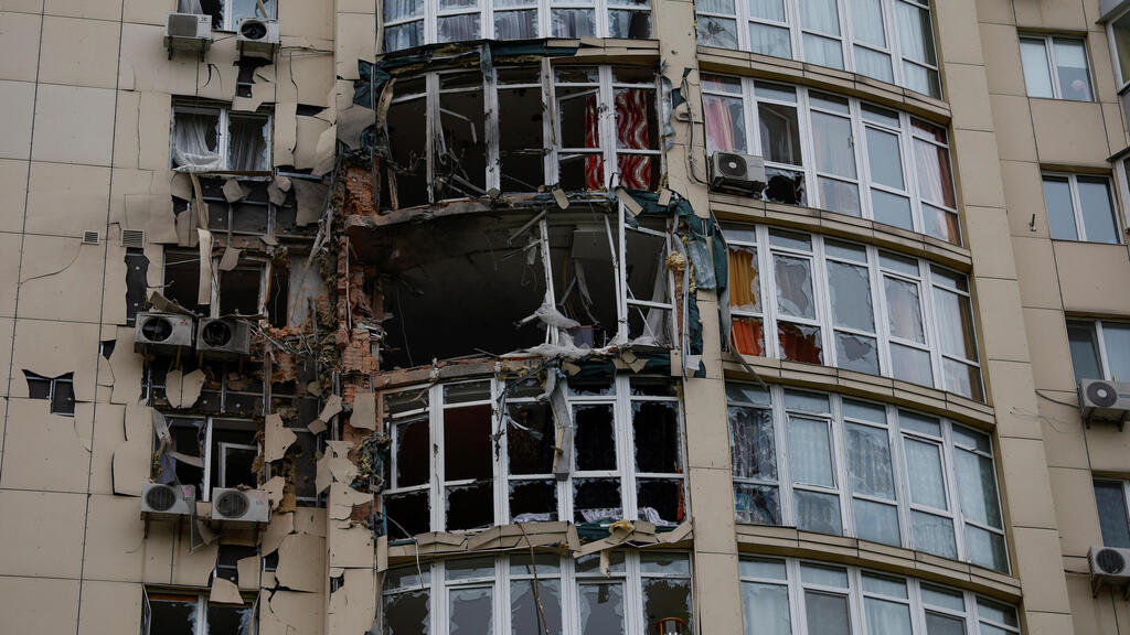 Aftermath of an Iranian made drone attack on Kyiv earlier this month (Photo: Reuters) נזק בעקבות מה שלדברי אוקראינה הוא פגיעת שרידי מל"ט שיורט מעל הבירה קייב ב מתקפה של רוסיה מלחמה