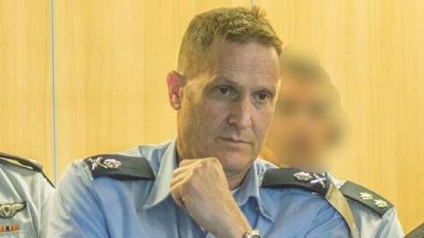 מפקד חיל האוויר אלוף תומר בר וראש להק מבצעי אוויר תת אלוף עומר טישלר מפקדים על הסיכול ברצועת עזה מבור חיל האוויר
