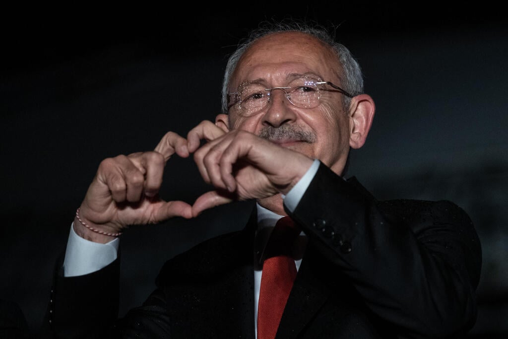 ניהל קמפיין חיובי, ועכשיו משנה את הטון. קיליצ'דראולו (צילום: Burak Kara/Getty Images) כמאל קיליצ'דראולו עצרת בחירות ב טורקיה אנקרה