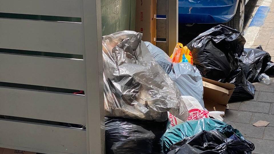 צילום: אדם קוטב בעקבות השביתה - האשפה הנערמת בתל אביב