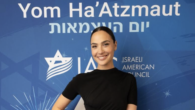 Gal Gadot honored by Israelis in LA - Vimarsana News