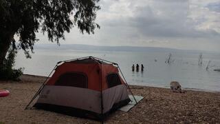 למרות מזג האוויר המעונן, רבים יצאו לנפוש בכנרת