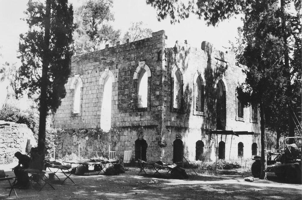 נטוש ומוזנח - בית הרצל בשנת 1985
