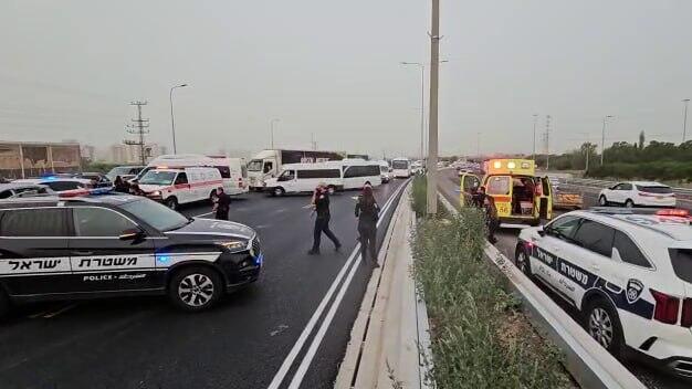 צעיר נפצע מירי שוטרים במהלך מרדף בחשד שגנב רכב