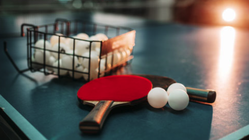 The transition from celluloid to non-flammable plastic balls in 2014 affected the game’s dynamics. The harder surface of plastic balls reduced spin susceptibility, providing an advantage to players with aggressive attack-oriented styles 