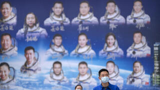 תמונות של טייקונאוטים סינים, שהיו במשימות בחלל
