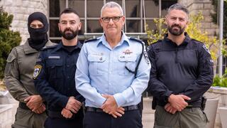  ראש אגף משאבי אנוש במשטרה ניצב בועז גולדברג ושלושת ילדיו הקצינים