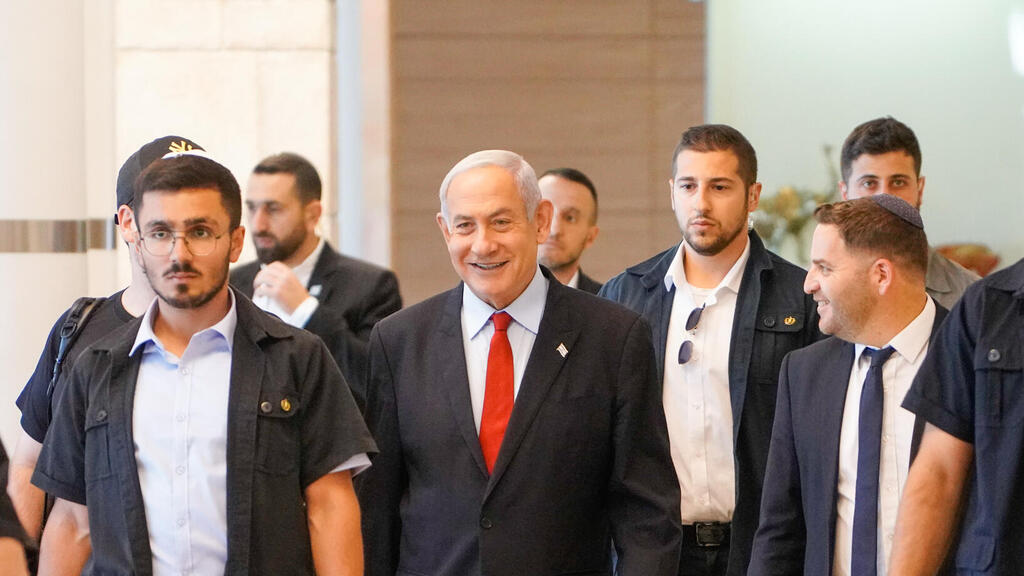 נתניהו, היום. הבטיח לבדוק (צילום: שלו שלום ) נתניהו בכנסת לפני ישיבת הסיעה של הליכוד