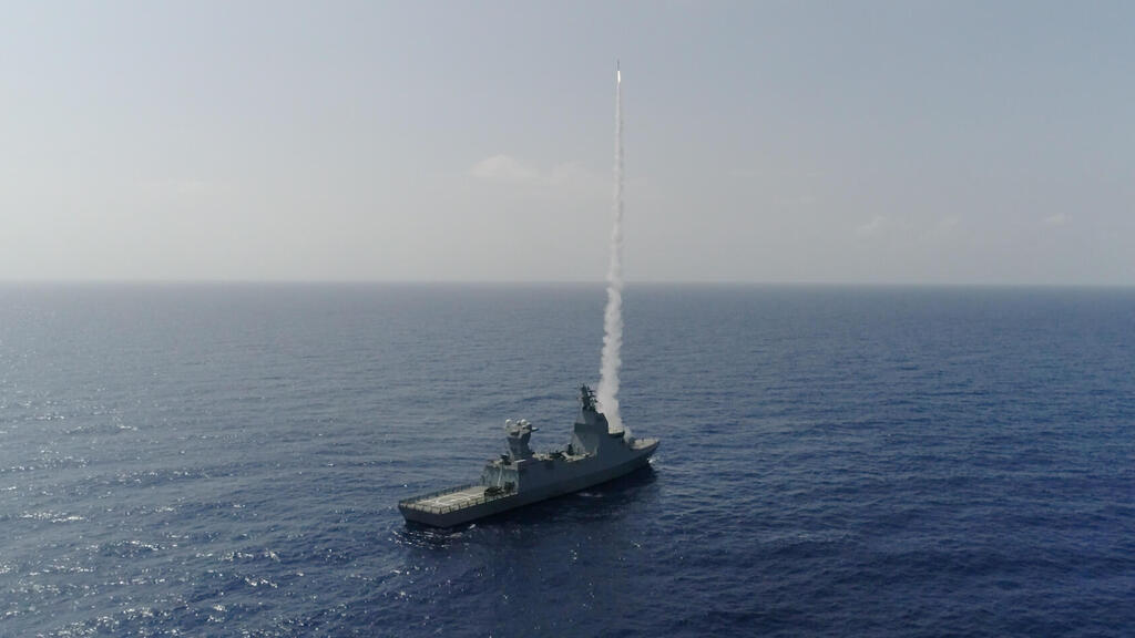 The C-Dome fired from a Sa'ar 6 naval corvette (Photo: Defense Ministry) ניסוי במערכת כיפה מגן ימית