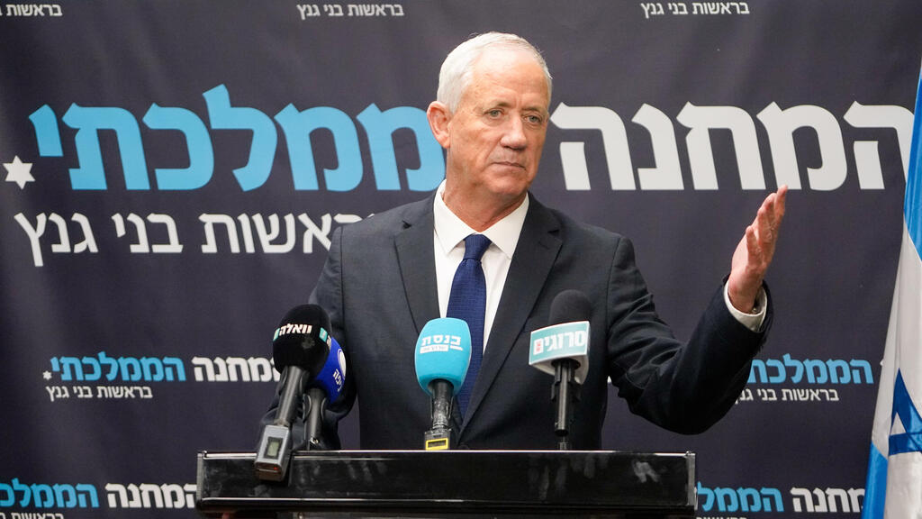 "לא נהסס להגיע להסכמות אם הן יעמדו בעקרונות שהצבנו". גנץ (צילום: שלו שלום) בני גנץ בישיבת סיעת המחנה הממלכתי