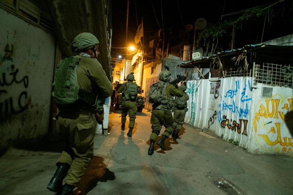כוחות צה"ל ממפים את ביתו של אחד המחבלים שביצע את הפיגוע בו נרצחו בנות משפחת די ואת בית המחבל שהכווין את הפיגוע בו נפל עידו ברוך