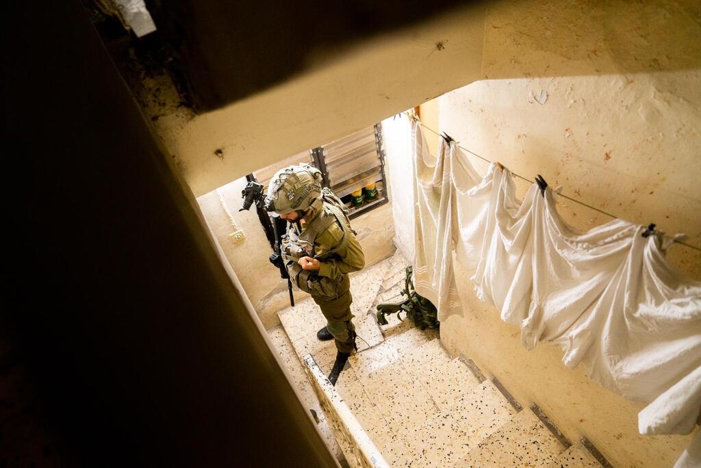 כוחות צה"ל ממפים את ביתו של אחד המחבלים שביצע את הפיגוע בו נרצחו בנות משפחת די ואת בית המחבל שהכווין את הפיגוע בו נפל עידו ברוך