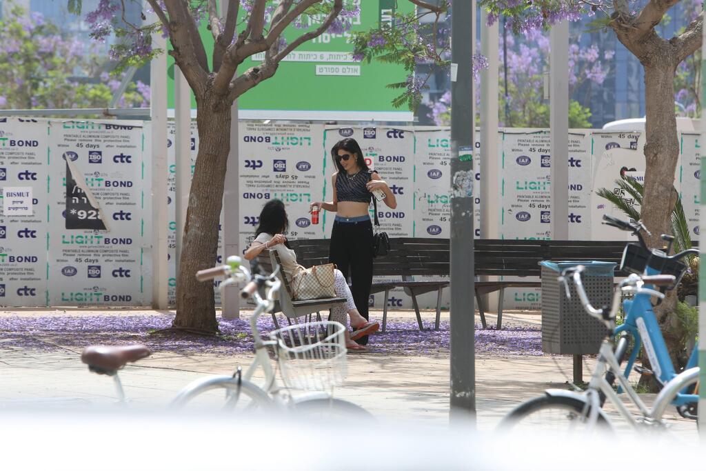 עוד לא הספקנו לשכוח את השמלה מפסטיבל קאן (צילום: מוטי לבטון) פפראצי