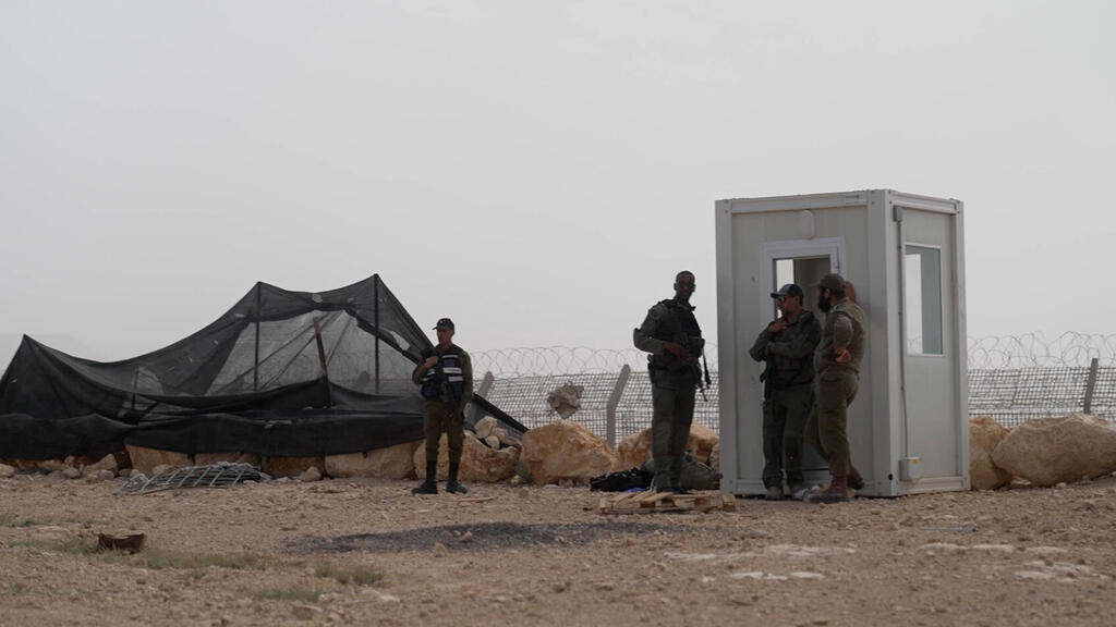 העמדה שבה שמרו הלוחם והלוחמת שנורו למוות (צילום: דובר צה"ל) תיעוד זירת האירוע בגבול מצרים ותחקיר הרטמכ"ל הרצי הלוי