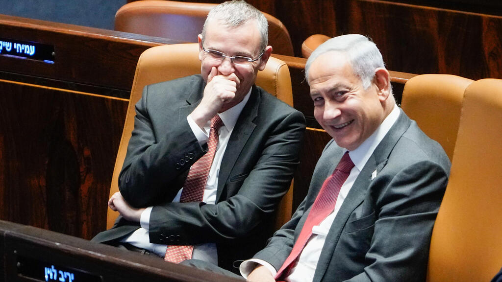 הלחץ עשה את שלו. נתניהו ולוין במליאת הכנסת (צילום: שלו שלום ) נתניהו ויריב לוין במליאת הכנסת