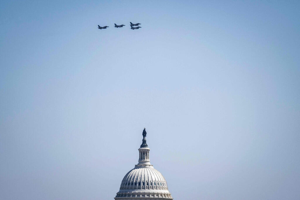 Fighter jets chase small plane over Washington DC before it