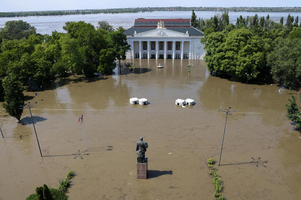 מחוז חרסון אחרי הפיצוץ ב סכר נובה קחובקה אוקראינה