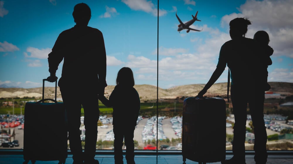 Many Israelis are contemplating where the future may be more secure and where it is advisable to reside (Photo: Shutterstock) רילוקיישן