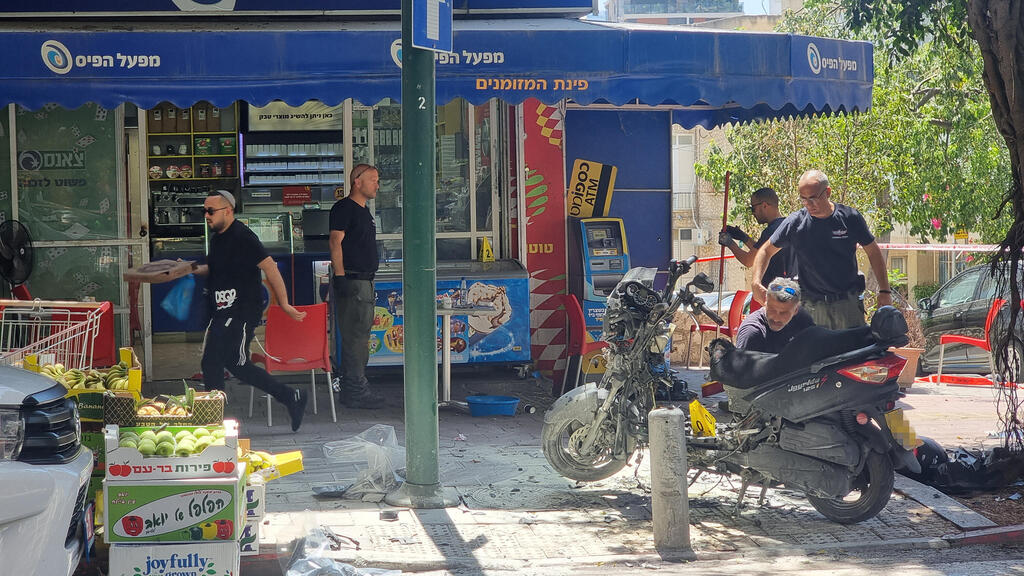 זירת הפיצוץ ברמת גן, השבוע (צילום: שמוליק דודפור) האופנוע בזירה