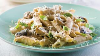 פסטה ברוטב שמנת ופטריות