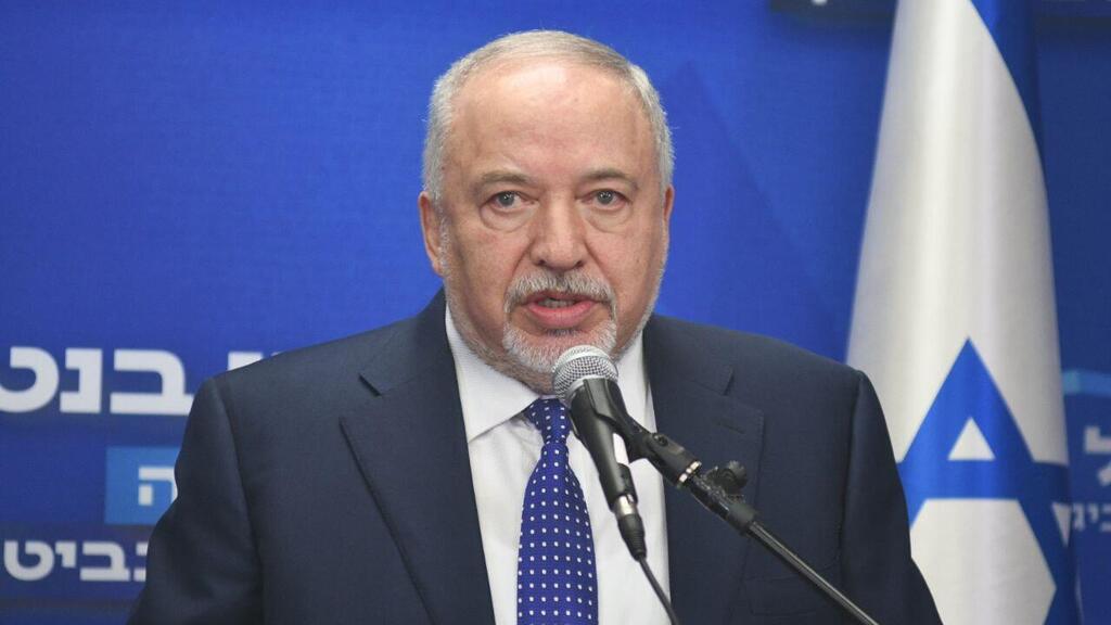 "אעשה הכול כדי למנוע את זה". ליברמן, היום (צילום: רפי קוץ) ישיבת סיעה ישראל ביתנו
