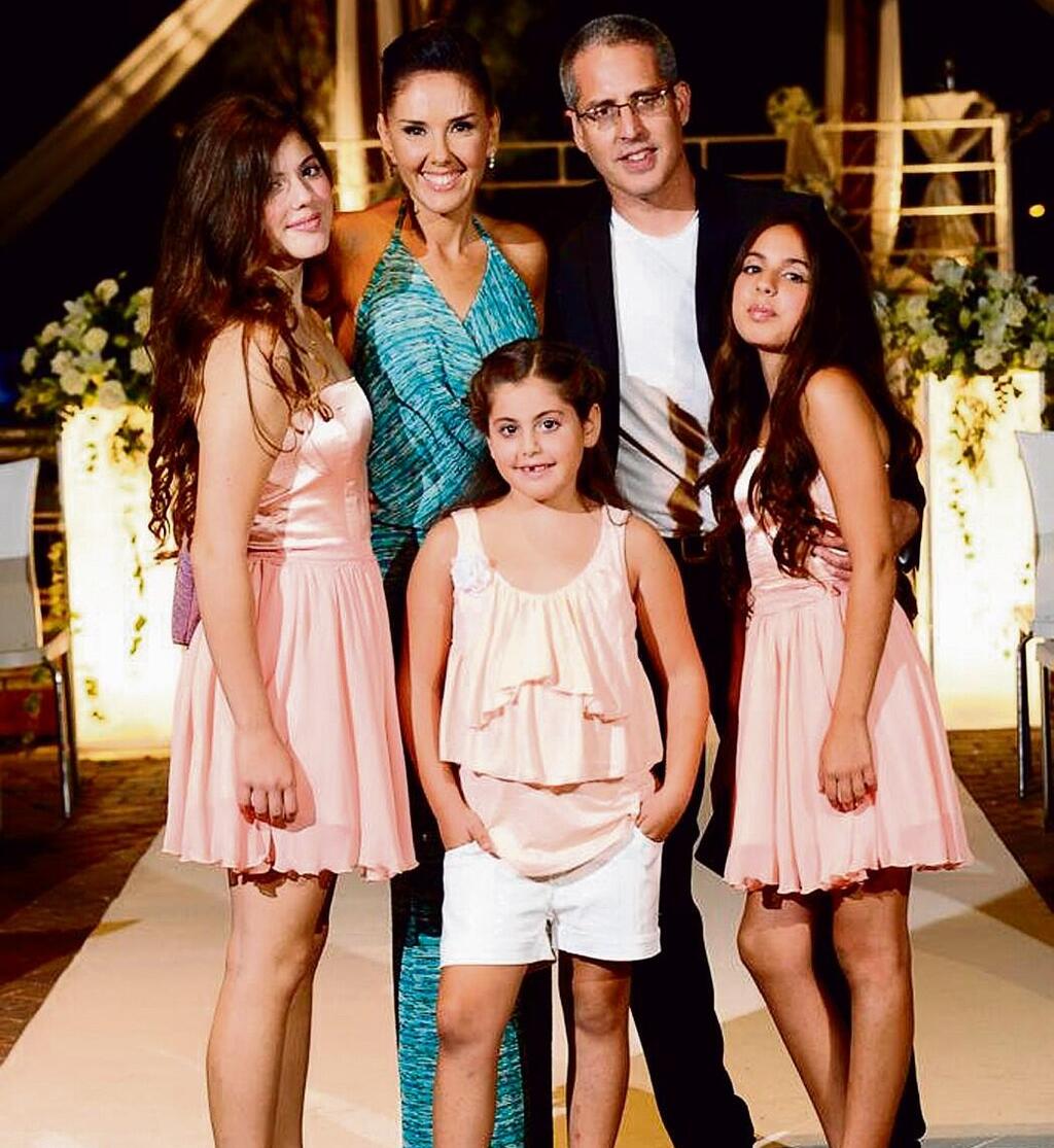 משפחת צפיר בהרכב מלא בחתונת הדוד יוני