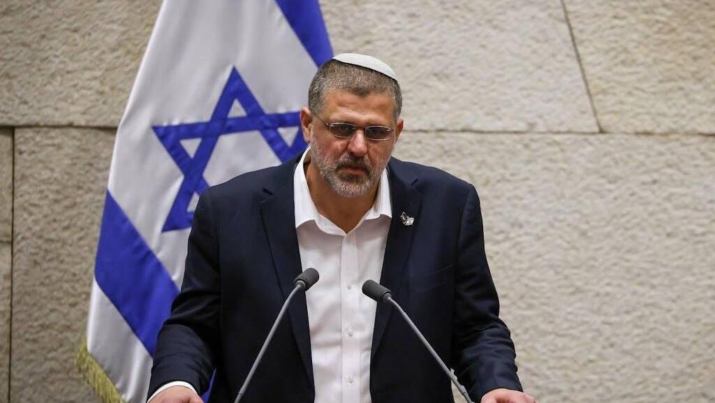 מקדם יחד עם ברל'ה קרומבי הפגנת תמיכה במהפכה, שוב (צילום: נעם מושקוביץ, דוברות הכנסת) אביחי בוארון