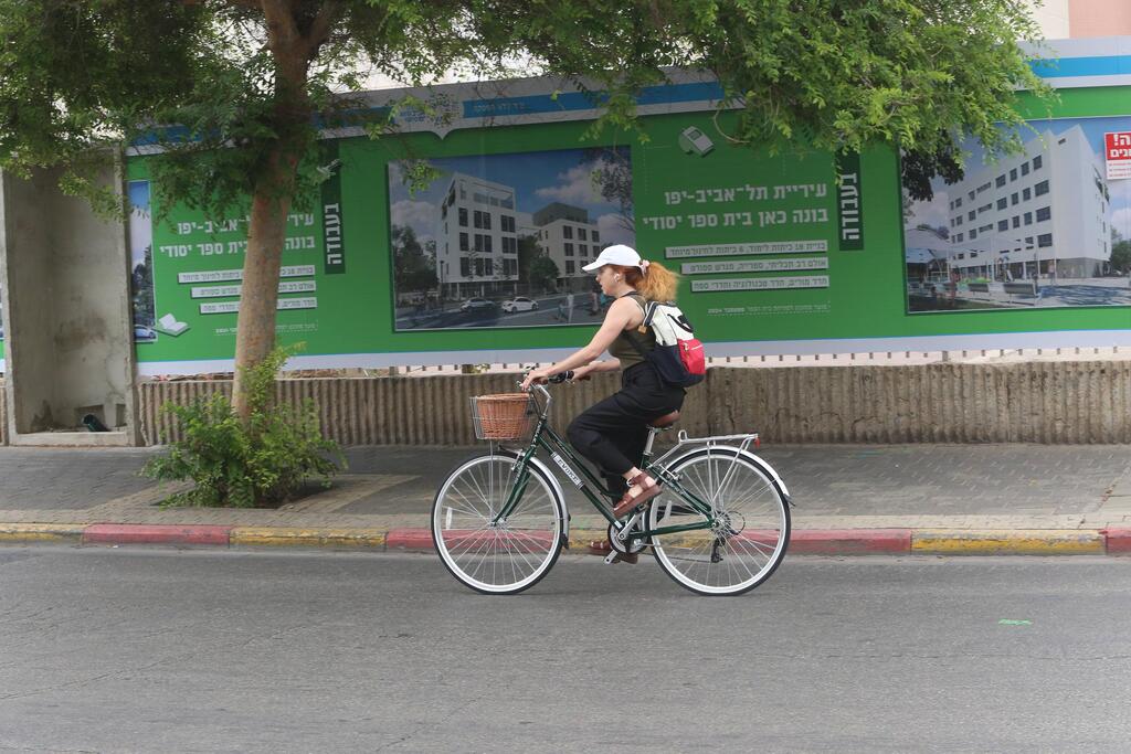 האסופית, זו את? (צילום: מוטי לבטון) פפראצי