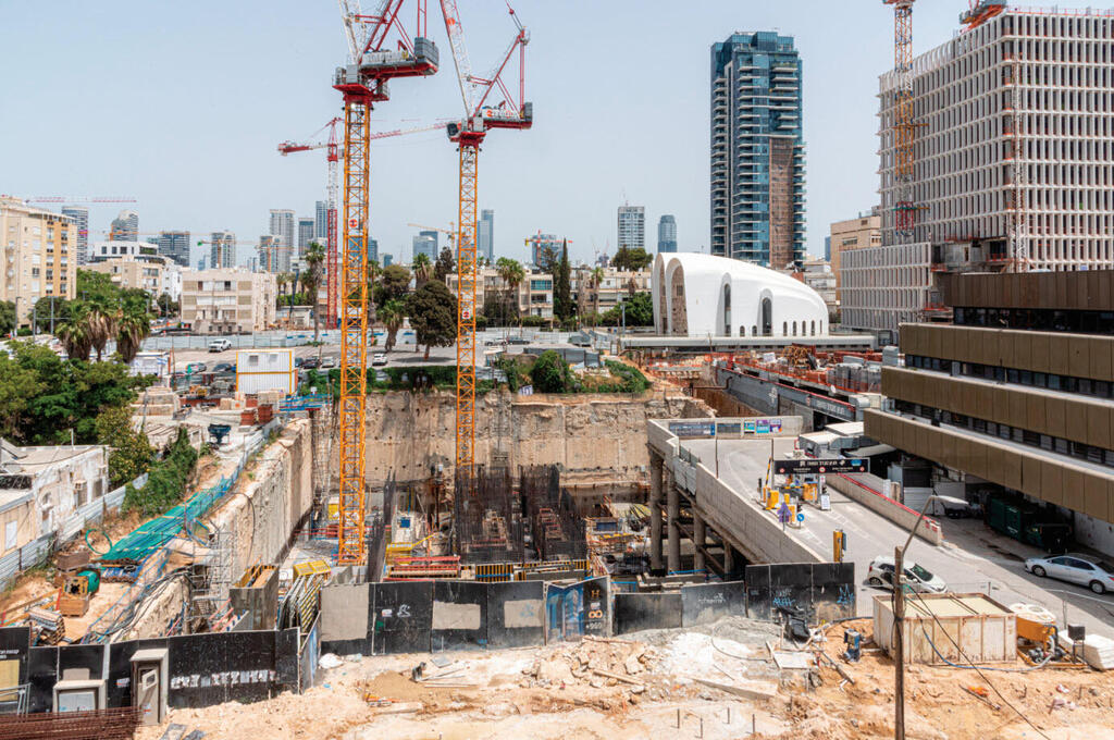 אתר בנייה בתל אביב