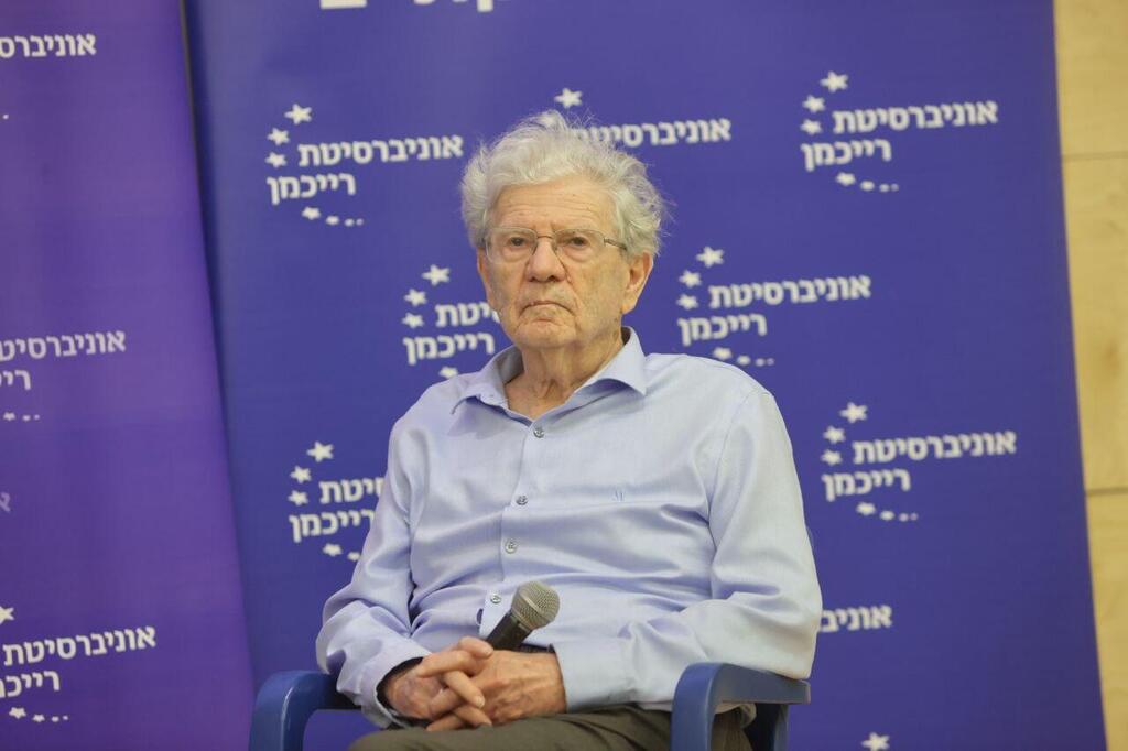 אהרן ברק. היה בין שופטי המיעוט בבג"ץ חוק האזרחות (צילום: מוטי קמחי) כנס חוקתיות במשבר או משבר חוקתי באוניברסיטת רייכמן בהשתתפות אהרן ברק