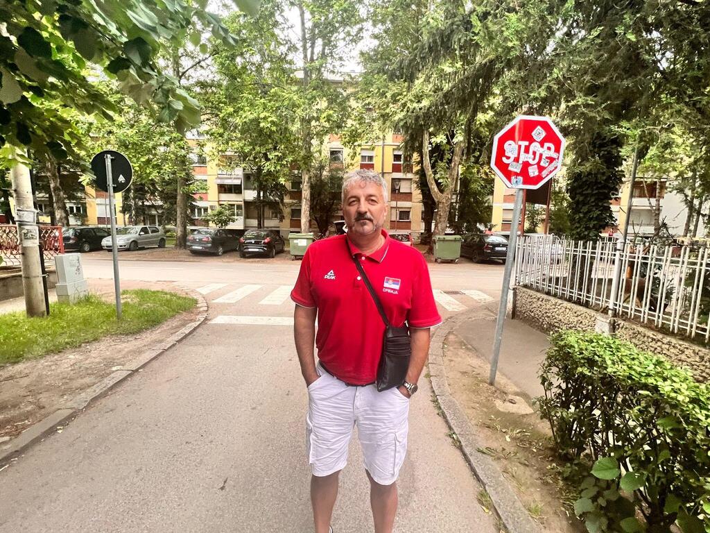 Jokić’s first basketball coach Siniša Savović (Photo: Zeev Avrahami) סינישה סאבוביץ', המאמן הראשון של ניקולה יוקיץ'