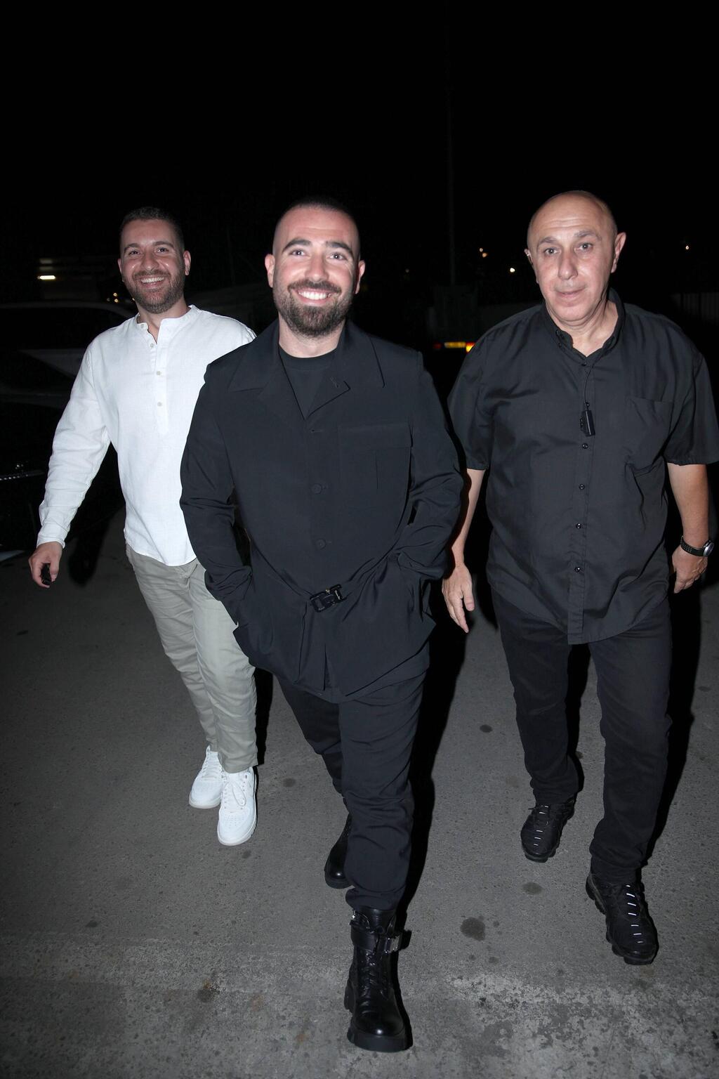 אף פעם לא לבד. עומר אדם (צילום: אור גפן) חתונה רון ביטון
