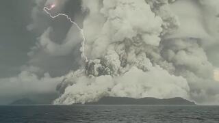 התפרצות הר הגעש הונגה-טונגה שהובילה לסופת ברקים עוצמתית