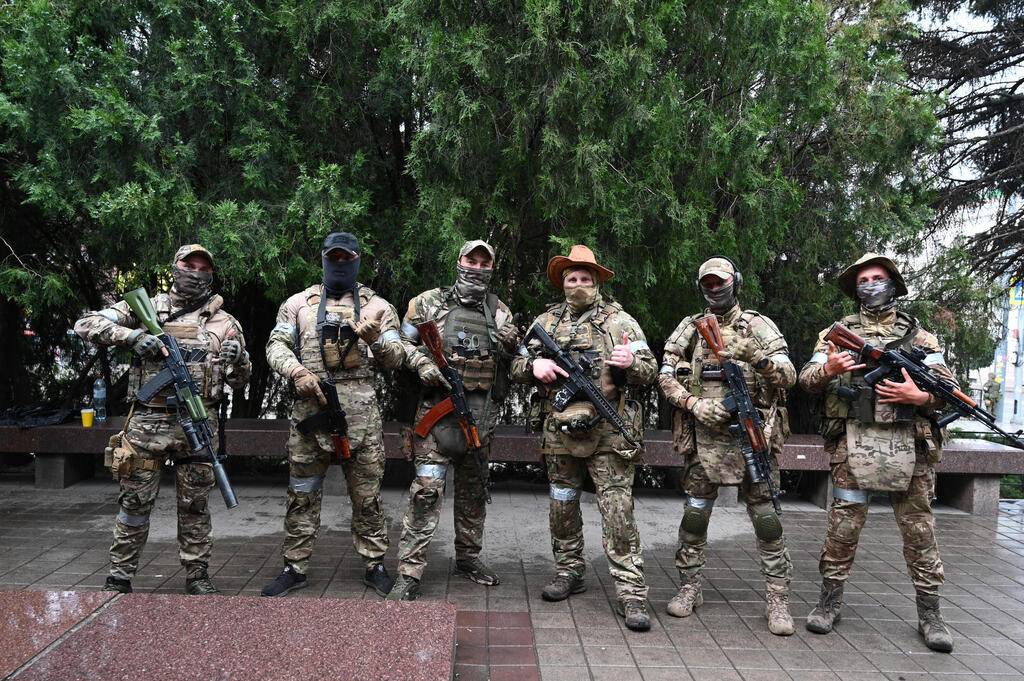 Wagner fighters in Rostov-on-Don (Photo: Reuters) לוחמיו של יבגני פריגוז'ין ברוסיה