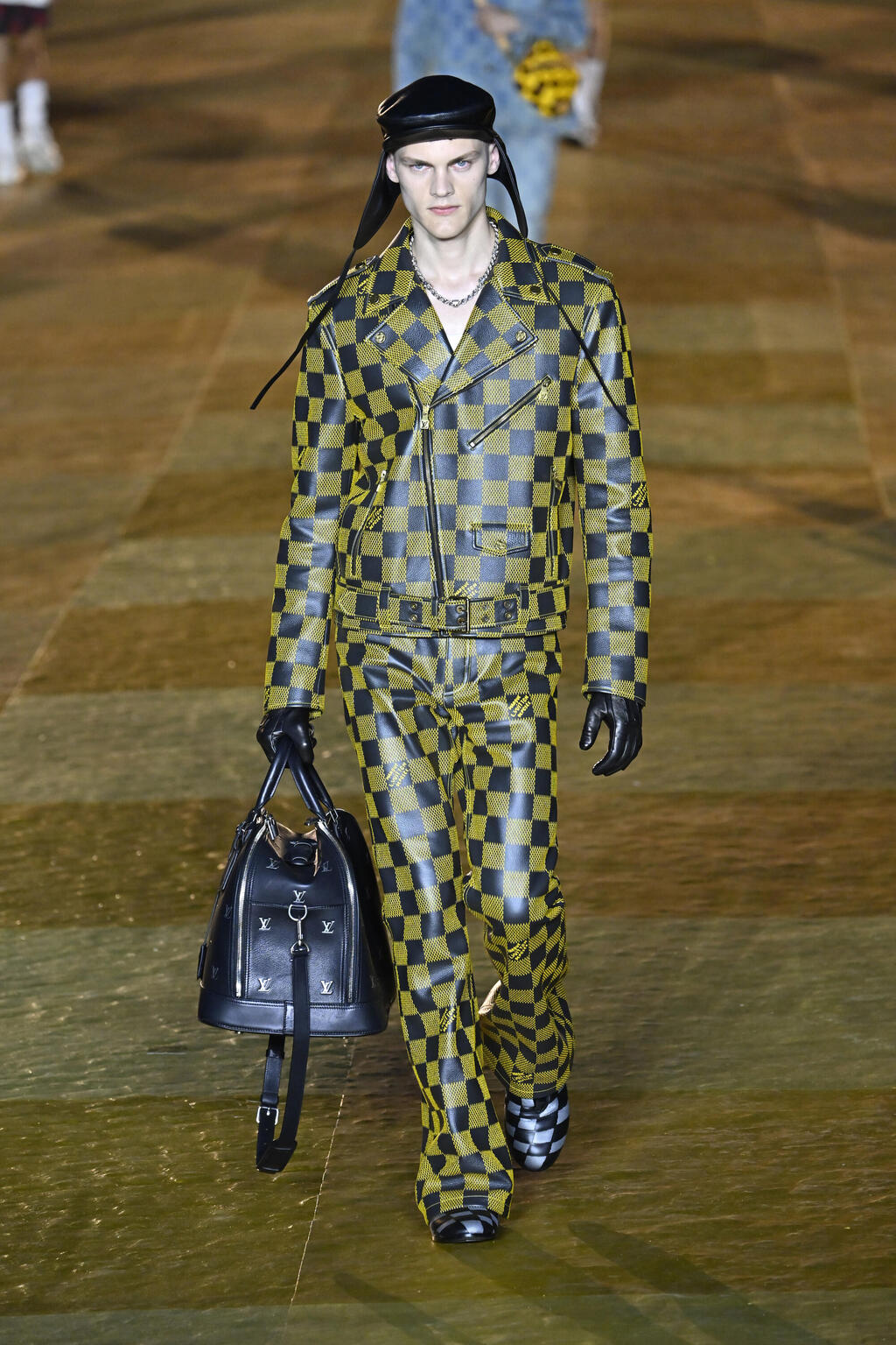 Louis Vuitton's show stages brand's love affair with Paris, Paris fashion  week