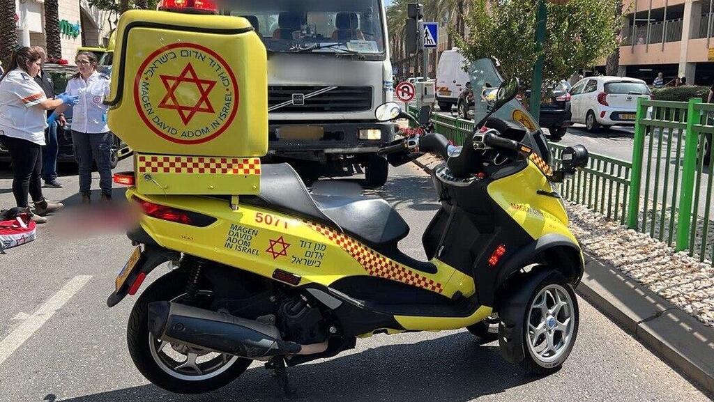 זירת התאונה (צילום: דוברות מד"א) זירת התאונה