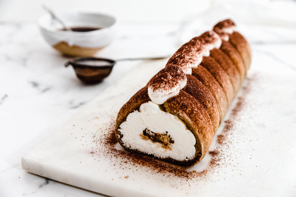 Roll Cake Tiramisu | Capital Bakery