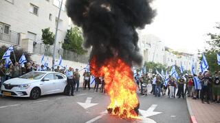 מחאת המילואימניקים מול ביתו של יריב לוין
