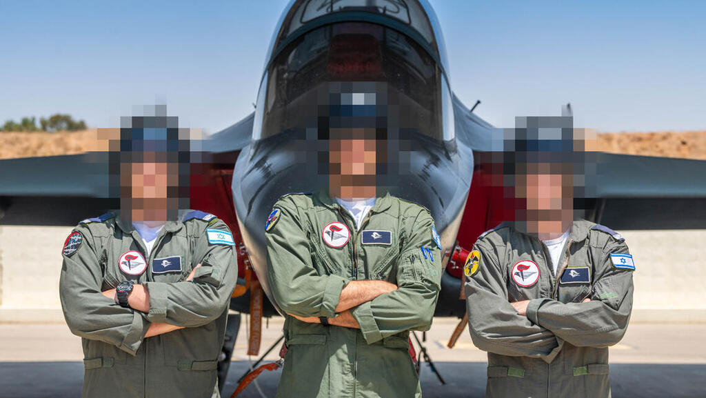סגן נ', סגן י' וסגן א' בוגרי מכינת תבור מסיימים קורס טייס